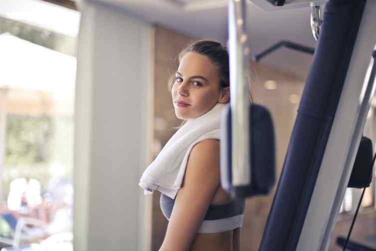 ladies in the gym 15